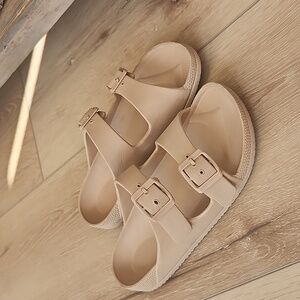 GAP Tan Double Buckle Sandals, Girls 1/2
